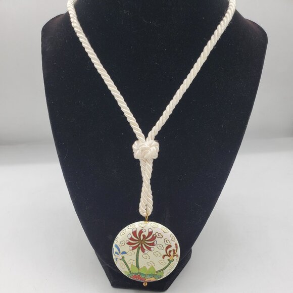 VINTAGE CLOISONNE ENAMEL PENDANT on SATIN CORD - Picture 1 of 4
